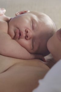 l'accueil du bébé est fondamentale pour sa vie future, article de Lise Bartoli